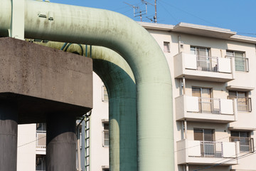 水道管と団地