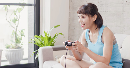 woman play video game