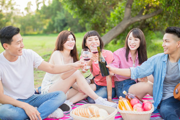 people enjoy red wine