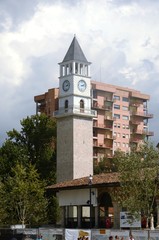 Place Skanderbeg de Tirana (Albanie) : Grande mosqu&eacute;e
