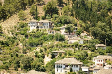 Albanie : Gjirokastra - Vue sur la ville
