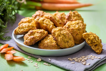 Healthy vegan carrot and oat cookies for breakfast or snack - 213587058