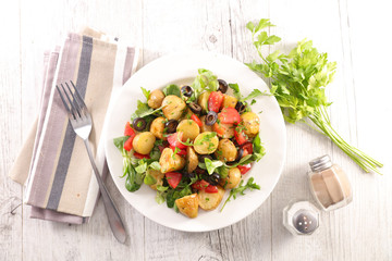 potato salad with tomato and olive