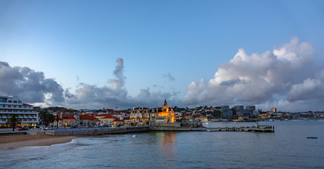 Fototapeta premium Navy building and Cascais at dusk