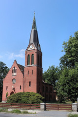 Fototapeta na wymiar evangelische Kirche Bernsdorf