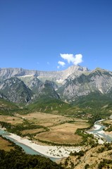 Campagne dans la région de Përmet (Albanie)
