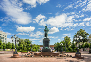 Пушкинская площадь и памятник Пушкину в Москве Monument to...