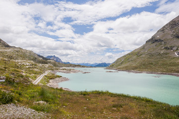 Bernina, Lago Bianco, Stausee, Berninapass, Passh&ouml;he, Ospizio Bernina, Wanderweg, Zugstrecke, Bernina-Express, Alpen, Wasserscheide, Graub&uuml;nden, Sommer, Schweiz