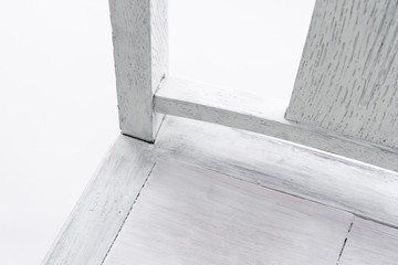 Alter Jugendstilstuhl weiß gestrichen