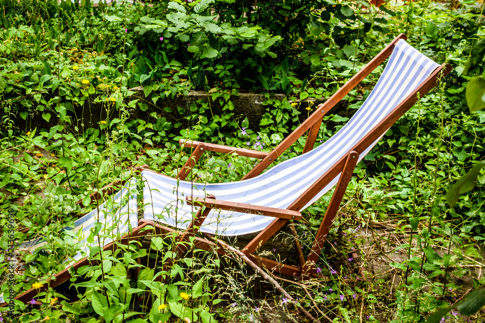 Wall mural old sunlounger