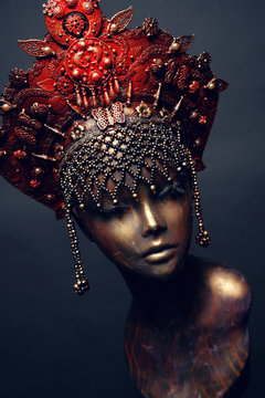 Head of mannequin in creative red kokoshnick