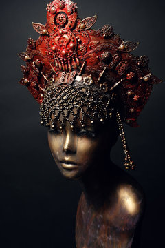 Head of mannequin in creative red kokoshnick