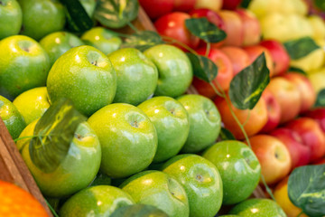 Fototapeta na wymiar Fresh apples on the market. Close-up.