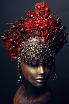 Head of mannequin in creative red kokoshnick