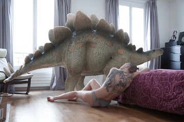 Alice in her apartement 