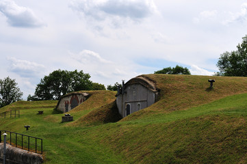 Obraz premium view over earth walls in a 19th century fortress