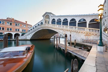  The Grand Canal and Rialto bridge in the early morning, nobody in Venice, Italy © andersphoto