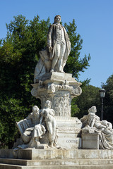 ANCIENT STATUE IN ROME