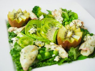 ハート型サラダ