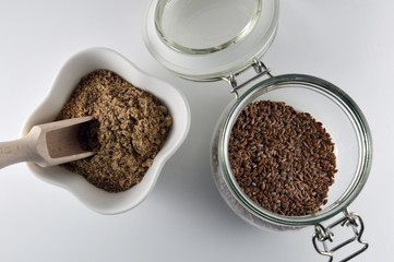 whole and ground linseeds (flax seeds)