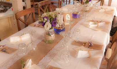 Tavolo per pranzo di matrimonio, fuoco selettivo