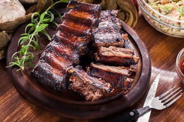 Spicy barbecued pork ribs