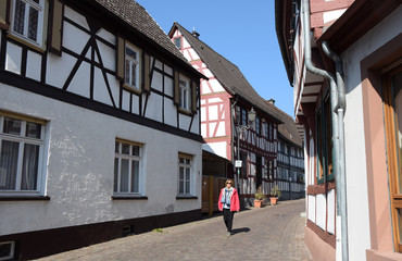 Frau in Seligenstadt