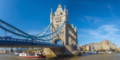 Fototapeta na wymiar UK, England, London, Tower Bridge over River Thames