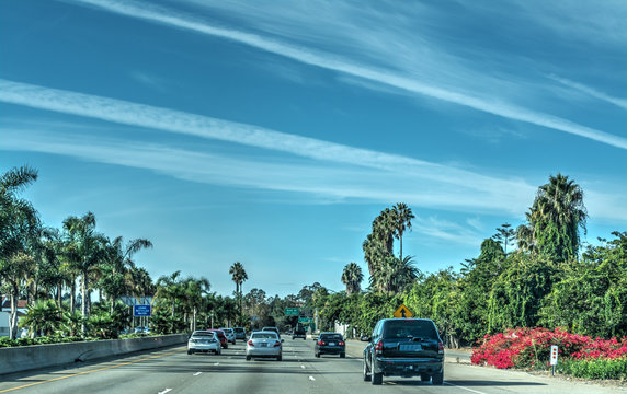 Traffic on 101 freeway northbound in Los Angeles