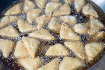 Fried tofu is delicious in the market
