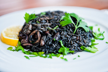 Черный ризотто с морепродуктами / Black risotto with seafood © lyubimtseva_k