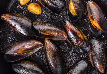 texture of cooked mussels closeup