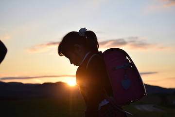  The girl with the setting sun