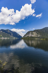 Fototapeta na wymiar beautiful mountain lake with clean water 