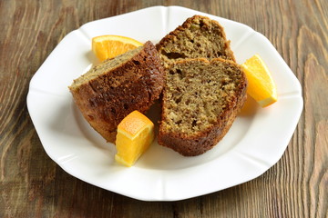 The orange cake with walnuts