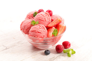 strawberry ice cream
