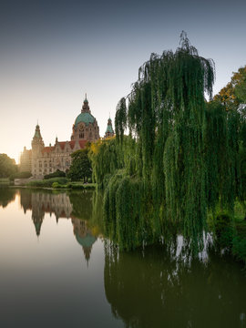 Neues Rathaus Hannover zum Sonnenuntergang