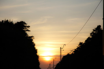 Trakcja elektryczna i zach&oacute;d słońca