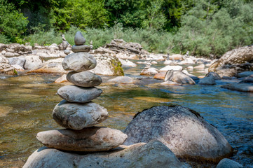Cairns de la rivière Chéran en Bauges