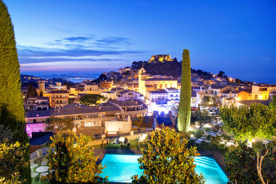 Begur, Costa Brava, Katalonien, Spanien am Abend