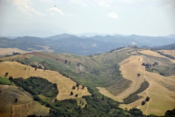 italian green countryside