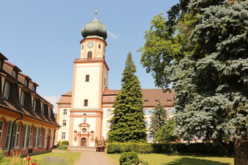 Kirchturm der Klosterkirche von St. Trudpert im Südschwarzwald