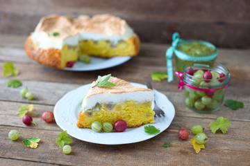 Stachelbeer-Torte mit Baisar