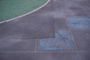 Spielplatz Schulhof mit Schutzmatte Bodengleich