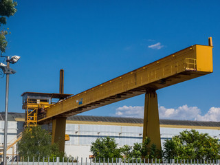 impressive yellow structure for loading heavy loads