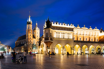 Fototapeta na wymiar Krakow Market Square at night, Poland