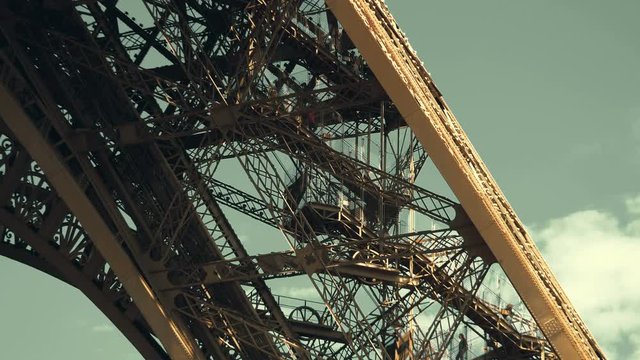 Professional video of Eiffel Tower in Paris in 4K slow Motion 60fps