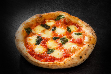 ホームメイドピッツア　Italian home-made pizza