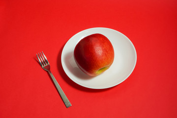 Image to eat an apple.  リンゴを食べるイメージ