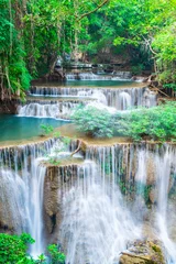 Fototapeten Landschaft Wasserfall Huai Mae Kamin © calcassa